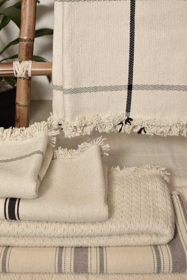 Découvrez nos plaids cachemire pour un hiver douillet